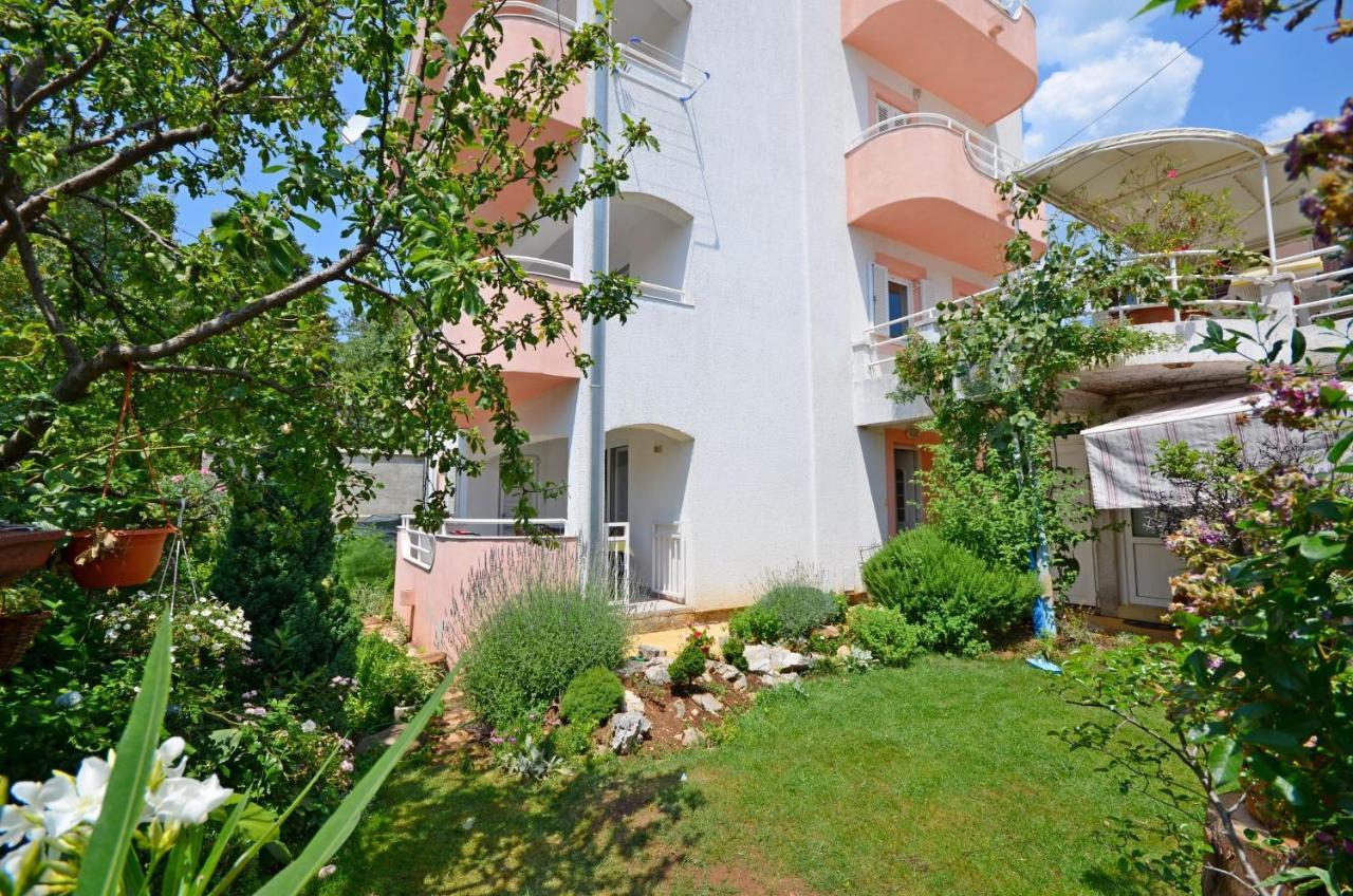 Apartments Snjezana Novi Vinodolski Eksteriør bilde