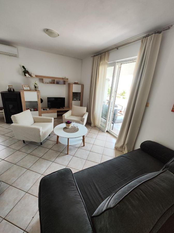 Apartments Snjezana Novi Vinodolski Eksteriør bilde