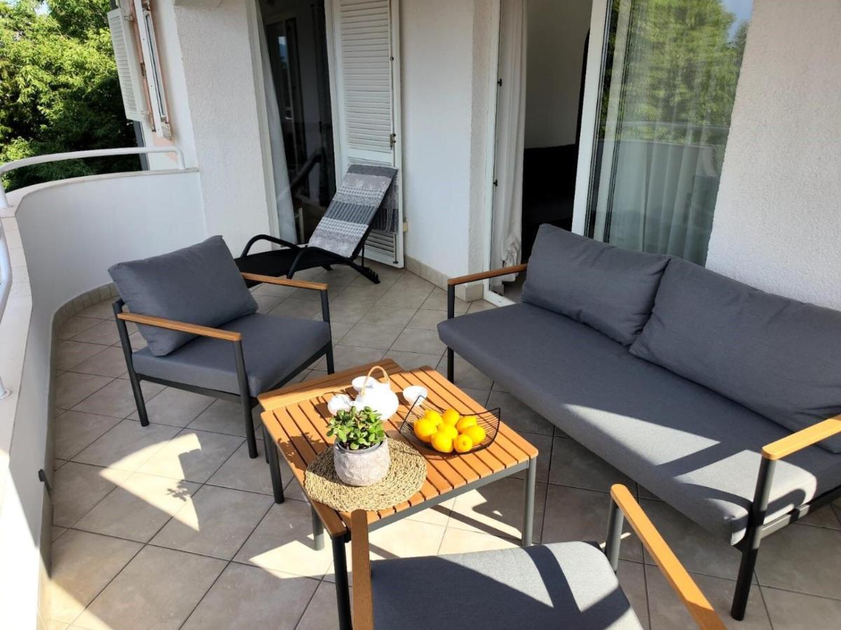 Apartments Snjezana Novi Vinodolski Eksteriør bilde