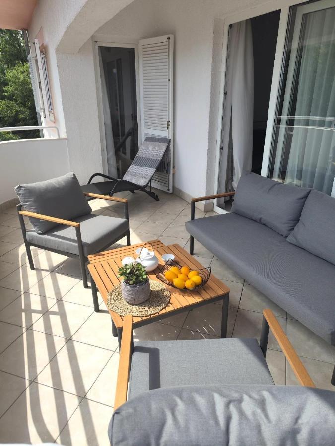 Apartments Snjezana Novi Vinodolski Eksteriør bilde