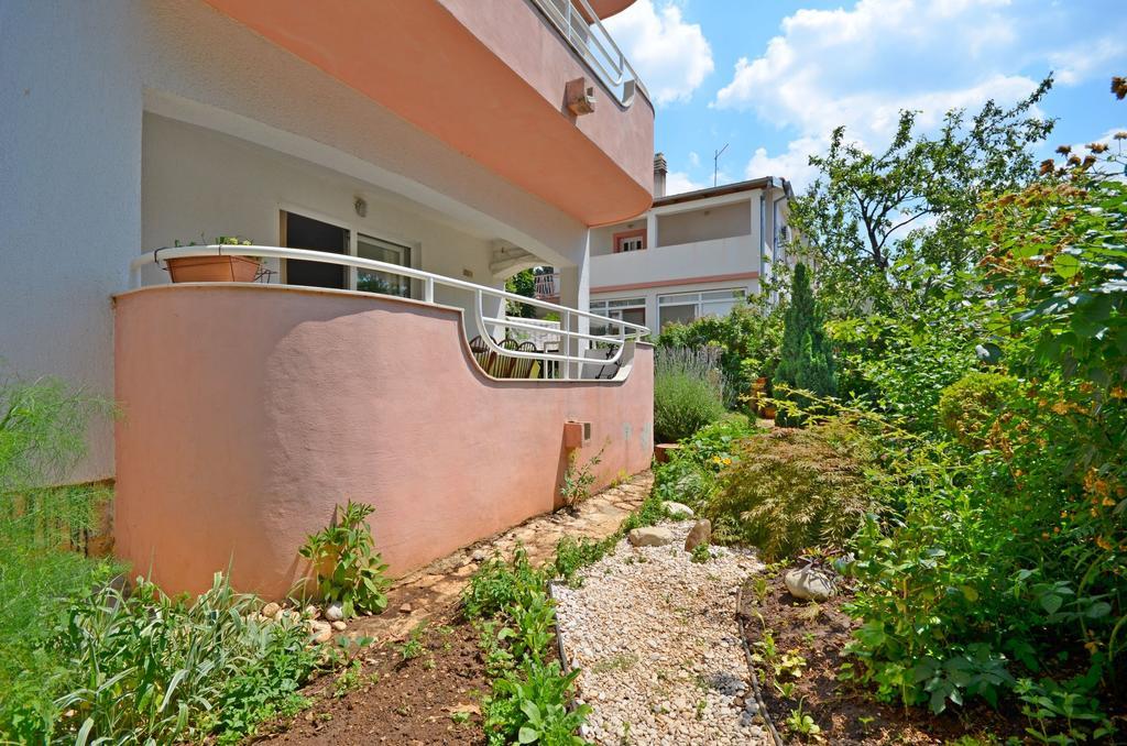 Apartments Snjezana Novi Vinodolski Eksteriør bilde